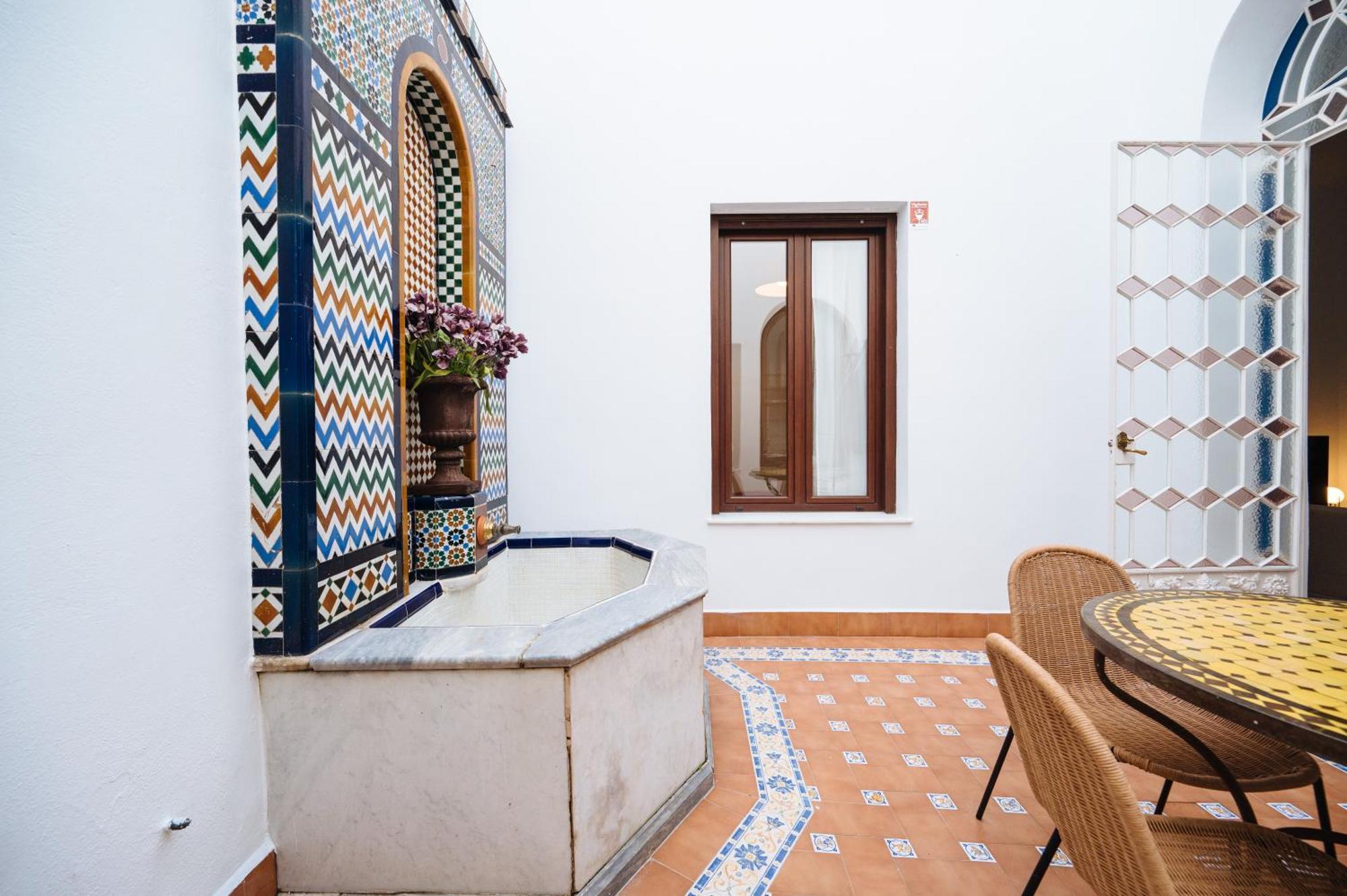 Apartamentos "El Escondite De Maria" Siviglia Esterno foto